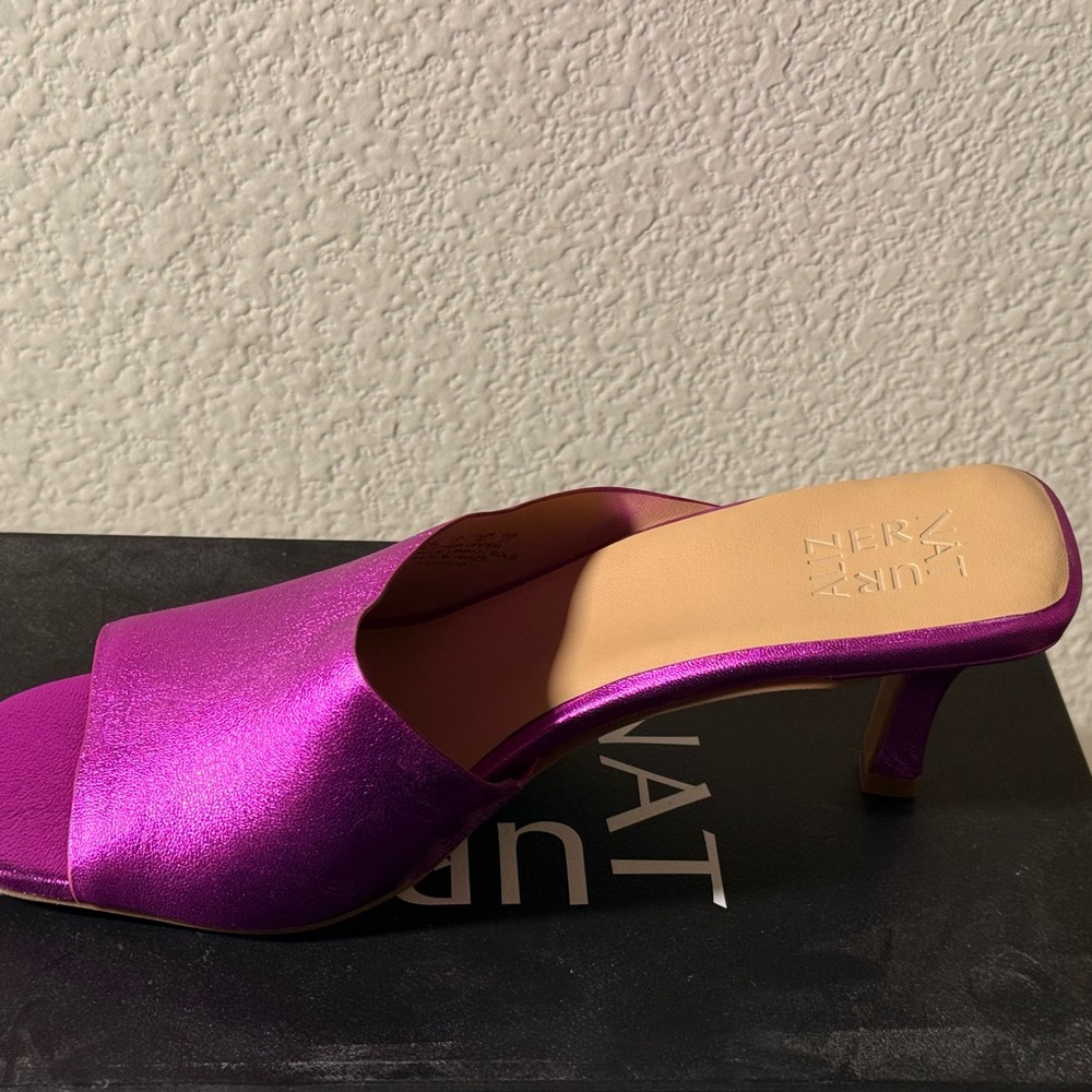 Naturalizer’s Stacy Mules - Picture 5 of 9